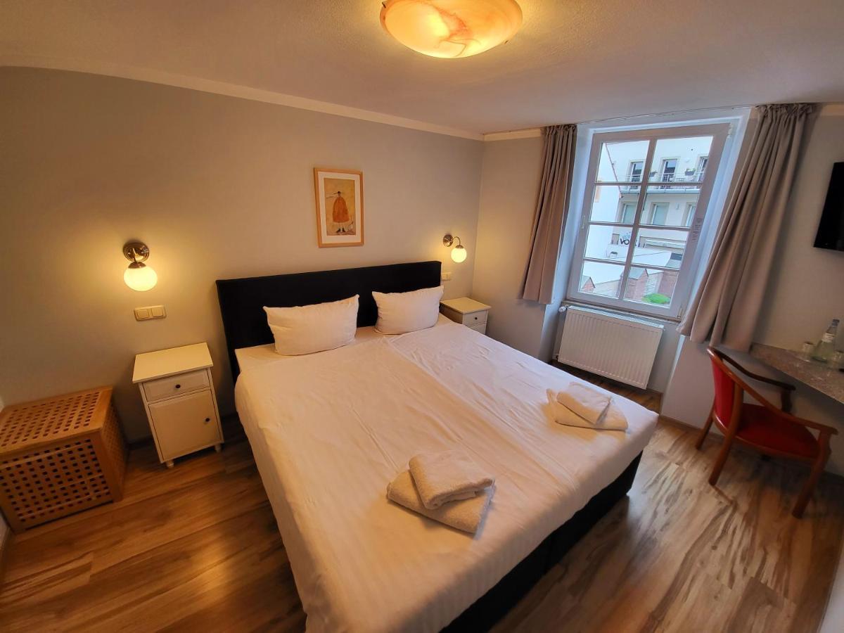 Hotel Am Markt Саарбург Екстер'єр фото